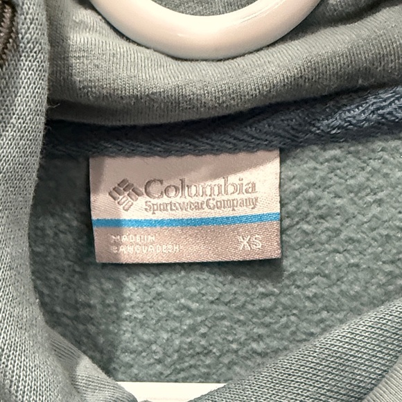 Columbia Light Blue Sweatshirt with Simple Mountain line design XS - Picture 2 of 5